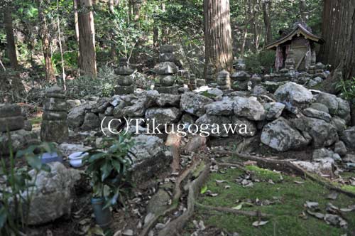 波川一族の墓