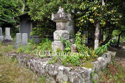伝・康政の墓