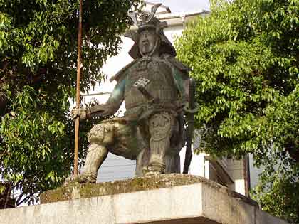 木村重成の銅像