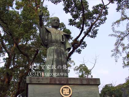 蜂須賀家政の像